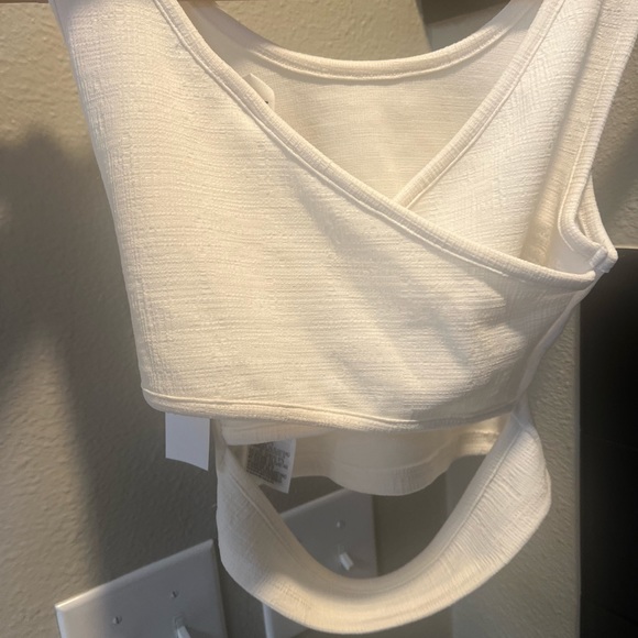 white crop tank - Picture 1 of 2